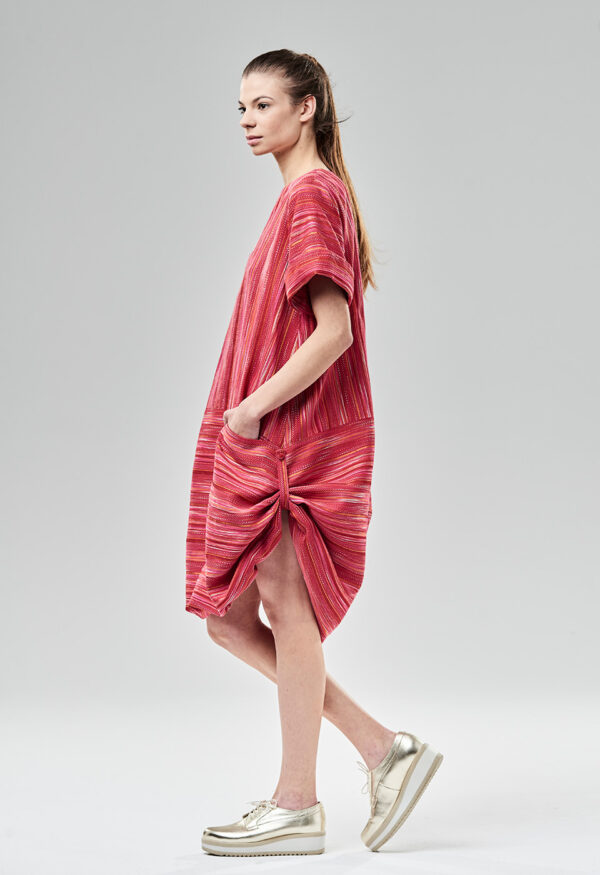 Sukienka dywanowa z kieszeniami Viola Śpiechowicz 02