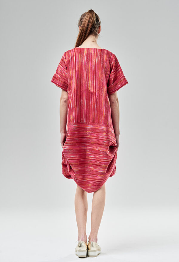 Sukienka dywanowa z kieszeniami Viola Śpiechowicz 03