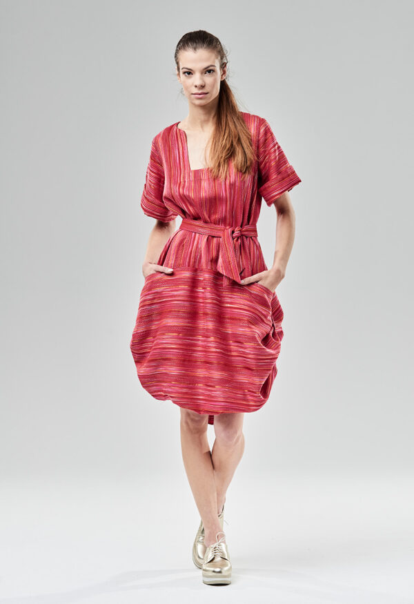 Sukienka dywanowa z kieszeniami Viola Śpiechowicz 04