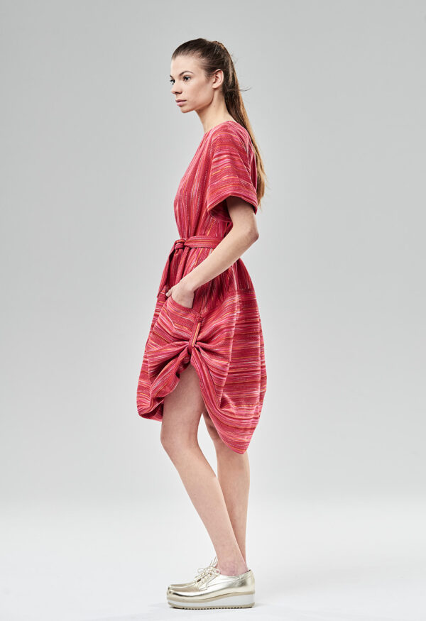 Sukienka dywanowa z kieszeniami Viola Śpiechowicz 05