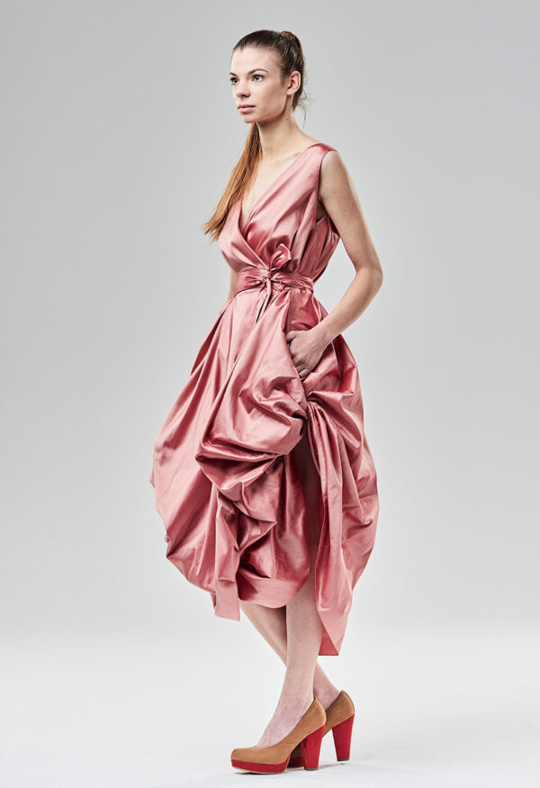 Sukienka spadochronowa kopertowa Viola Śpiechowicz 02