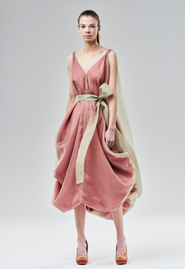 Sukienka spadochronowa z jedwabnej organdyny Viola Śpiechowicz 02