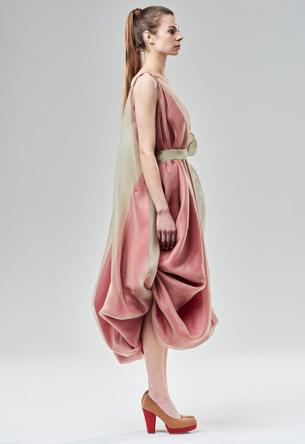 Sukienka spadochronowa z jedwabnej organdyny Viola Śpiechowicz 03