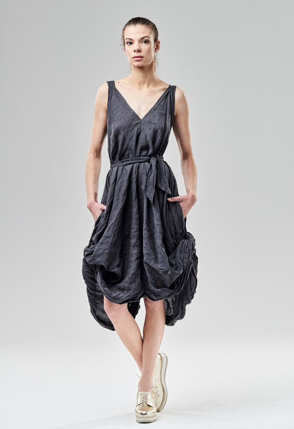 Sukienka spadochronowa z pamięcią kształtu Viola Śpiechowicz 01