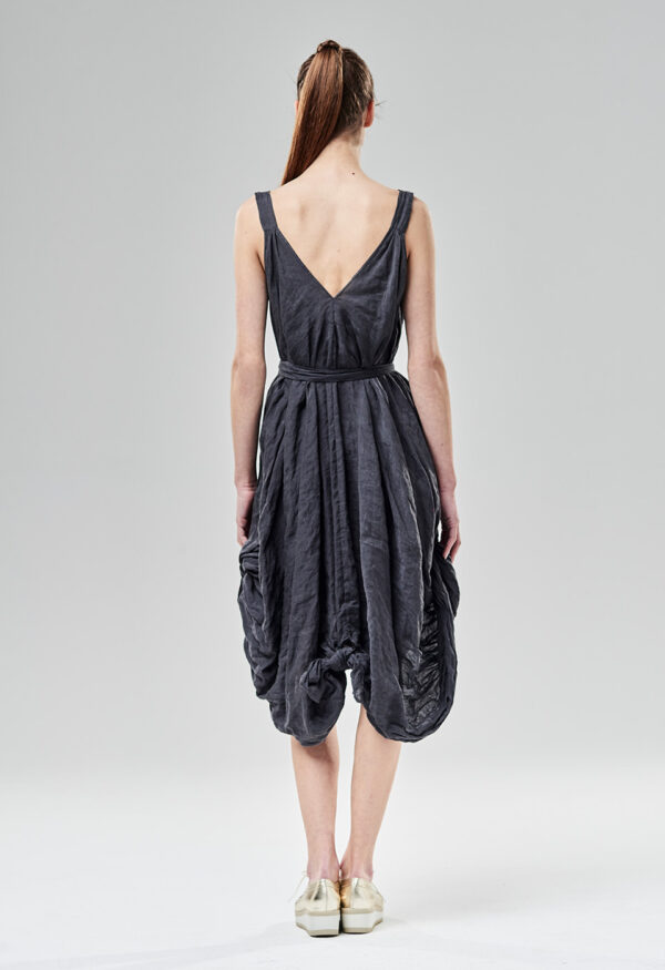 Sukienka spadochronowa z pamięcią kształtu Viola Śpiechowicz 04