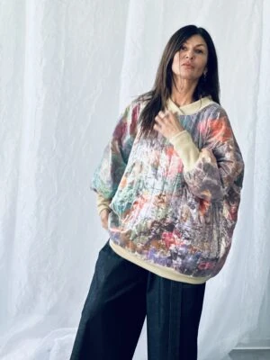 Bluza oversize ze ściągaczami, Powiązana Rzeczywistość – Viola Śpiechowicz, ujęcie 2