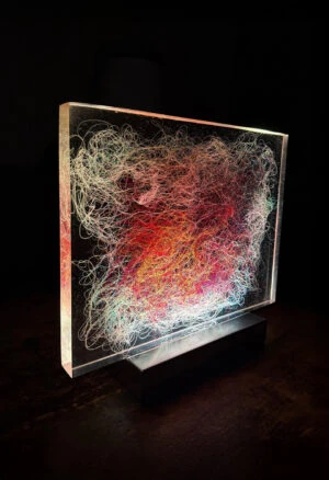 Lumisfera The Memory of Fire – artystyczna lampa z żywicy, Viola Śpiechowicz, ujęcie 1